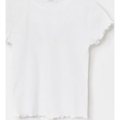 Bawełniany t-shirt w prążek - Biały. Białe t-shirty damskie Reserved, bez wzorów, z bawełny, bez kołnierzyka. W wyprzedaży za 9,99 zł.