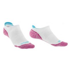 Bridgedale Trailsport Ultralight Cc No Show Women's Dusky Pink 303 M. Różowe skarpetki damskie Bridgedale, bez wzorów. W wyprzedaży za 44,00 zł.
