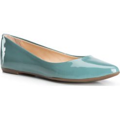 Buty damskie. Niebieskie baleriny damskie Wittchen, bez wzorów, ze skóry, klasyczne, bez obcasa. W wyprzedaży za 199,90 zł.