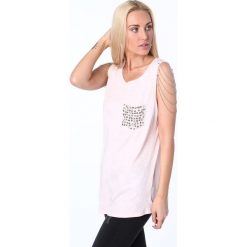 Bluzka z łańcuszkami jasnoróżowa ZZ1120. Różowe bluzki damskie Fasardi, s, bez wzorów, bez kołnierzyka, bez rękawów. Za 49,00 zł.