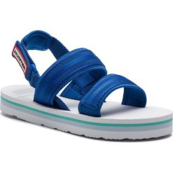 Sandały HUNTER - Original Beach Sandal WFD4025WEB Bucket Blue/White. Niebieskie klapki damskie Hunter, bez wzorów, z tworzywa sztucznego, bez obcasa. W wyprzedaży za 209,00 zł.
