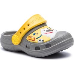 Klapki COQUI - Maxi 9382-604-4812 Mid. Grey/Yellow. Szare sandały chłopięce Coqui, z tworzywa sztucznego, bez zapięcia. W wyprzedaży za 69,00 zł.