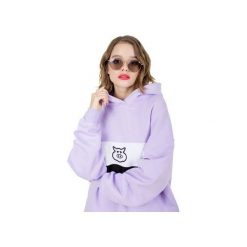 BLUZA Z KAPTUREM LILAC. Fioletowe bluzy damskie ŚWINIE, s, z haftami, z elastanu, bez rękawów, z kapturem. Za 259,00 zł.