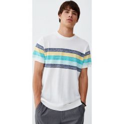 Sweter z krótkim rękawem i pasami. Czarne swetry klasyczne męskie marki Pull&Bear, m. Za 55,90 zł.