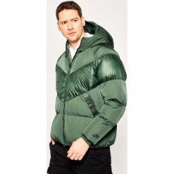 Kurtka puchowa NIKE Windrunner BV4719. Zielone kurtki męskie Nike, m, bez wzorów, z nylonu, bez kaptura. W wyprzedaży za 629,00 zł.