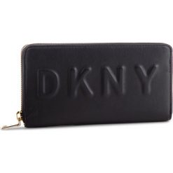 Duży Portfel Damski DKNY - Tilly Lg Zip Around R74QV103 Blk/Gold BGD. Czarne portfele damskie DKNY, bez wzorów, ze skóry ekologicznej. W wyprzedaży za 339,00 zł.