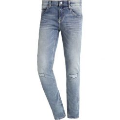 Cheap Monday Jeans Skinny Fit sky. Niebieskie jeansy męskie relaxed fit marki Cheap Monday. W wyprzedaży za 199,20 zł.