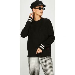 Calvin Klein - Sweter. Szare swetry klasyczne damskie marki Calvin Klein, m. W wyprzedaży za 429,90 zł.