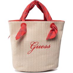 Torebka GUESS - E92Z01 WO03E G367. Brązowe torebki klasyczne damskie Guess, z aplikacjami, z tworzywa sztucznego, klasyczne, bez dodatków. Za 349,00 zł.