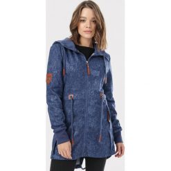 Ciemnoniebieska Bluza Qyrsya. Niebieskie bluzy damskie Born2be, s, bez wzorów, bez rękawów, bez kaptura. Za 99,99 zł.
