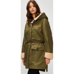 Tommy Hilfiger - Parka. Zielone kurtki damskie TOMMY HILFIGER, s, bez wzorów, z poliesteru, długie, z kapturem. W wyprzedaży za 799,90 zł.