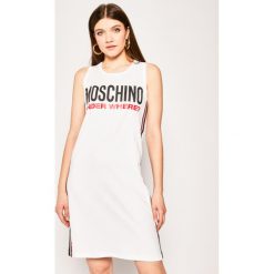 Sukienka codzienna Moschino Underwear & Swim A4020 9003. Białe sukienki damskie Moschino Underwear & Swim, na co dzień, m, bez wzorów, z elastanu, bez kołnierzyka, bez rękawów, proste. W wyprzedaży za 619,00 zł.