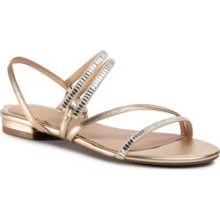 Sandały Guess Ravena FL6RA2 LEL03. Żółte klapki damskie Guess, z aplikacjami, bez obcasa. W wyprzedaży za 249,00 zł.