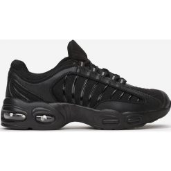 Czarne Buty Sportowe Chaliria. Czarne buty sportowe męskie Born2be, bez zapięcia. W wyprzedaży za 89,99 zł.