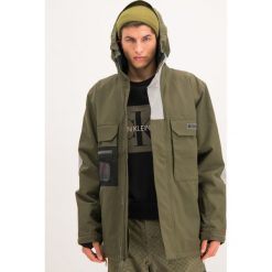 Kurtka snowboardowa DC Defiant EDYTJ03088. Czarne kurtki sportowe męskie DC, xl, bez wzorów, z poliesteru, bez kaptura, narciarskie. W wyprzedaży za 799,00 zł.