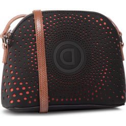 Torebka DESIGUAL - 20SAXP96 2000. Czarne listonoszki damskie Desigual, bez wzorów, ze skóry ekologicznej, bez dodatków. W wyprzedaży za 209,00 zł.