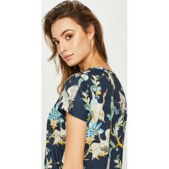 Answear - Top Orient Express. Bluzki damskie ANSWEAR, s, bez wzorów, z poliesteru, z okrągłym kołnierzem. W wyprzedaży za 24,90 zł.