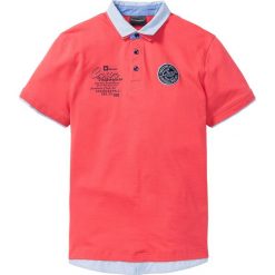 Shirt polo z podwójnym kołnierzykiem bonprix koralowy. Różowe koszulki męskie bonprix, s, bez wzorów, sportowe, bez rękawów. Za 74,99 zł.