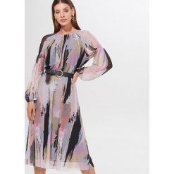 Midi sukienka we wzory - Biały. Białe sukienki damskie Mohito, s, midi. Za 139,99 zł.
