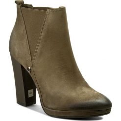 Botki CARINII - B3783 I43-000-PSK-B87. Zielone buty zimowe damskie Carinii, z materiału, na obcasie. W wyprzedaży za 269,00 zł.