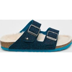 Birkenstock - Klapki. Niebieskie kapcie damskie marki Birkenstock, z materiału. W wyprzedaży za 249,90 zł.