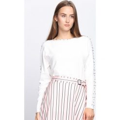 Biały Sweter Happy Rush. Białe swetry klasyczne damskie Born2be, l, z dekoltem w łódkę. Za 59,99 zł.