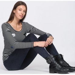 Czarna Bluzka In Which. Czarne bluzki asymetryczne Born2be, l, z długim rękawem. Za 29,99 zł.