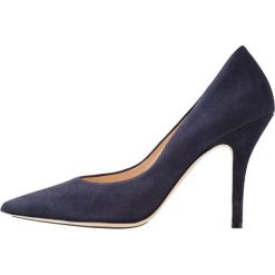 Högl Szpilki dark blue. Niebieskie czółenka damskie na sylwestra HÖGL, bez wzorów, ze skóry, bez obcasa, na szpilce, bez zapięcia. Za 649,00 zł.