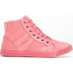 Wysokie sneakersy bonprix pastelowy różowy. Różowe sneakersy damskie bonprix. Za 89,99 zł.