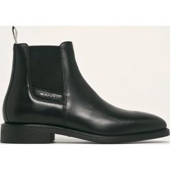 Gant - Buty James. Czarne buty wizytowe męskie GANT, ze skóry, z okrągłym noskiem, bez zapięcia. W wyprzedaży za 429,90 zł.