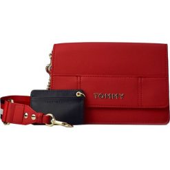 Tommy Hilfiger Torebka damska crossbody Statement produkcie Crossover Tommy Red Mix. Czerwone torebki klasyczne damskie TOMMY HILFIGER, bez wzorów, bez dodatków. Za 622,00 zł.