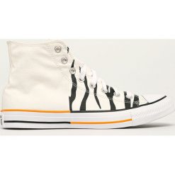Converse - Trampki. Trampki i tenisówki damskie Converse, bez wzorów, z gumy, na sznurówki. W wyprzedaży za 269,90 zł.