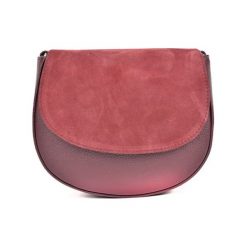 Torebka w kolorze bordowym - (S)22,5 x (W)19 x (G)8 cm. Czerwone torebki klasyczne damskie Bestsellers bags, w paski, z materiału. W wyprzedaży za 199,95 zł.