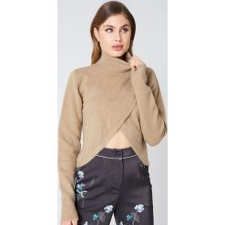 NA-KD Krótki sweter z dzianiny - Beige. Brązowe golfy damskie NA-KD, z dzianiny, z krótkim rękawem. Za 141,95 zł.