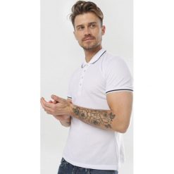 Biała Koszulka Dorianora. Białe koszulki męskie Born2be, xl, bez wzorów, bez kołnierzyka, bez rękawów. W wyprzedaży za 39,99 zł.