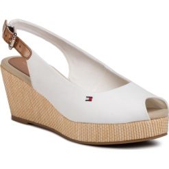 Espadryle TOMMY HILFIGER - Iconic Elba Sling Back Wedge FW0FW04788 Ivory YBI. Białe espadryle damskie TOMMY HILFIGER, bez wzorów, ze skóry, bez obcasa, na obcasie. W wyprzedaży za 269,00 zł.