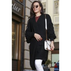 Kardigan ZOGA BLACK. Czarne bluzy damskie Kardigan ZOGA BLACK, uniwersalny, bez wzorów, z dzianiny, bez rękawów, bez kaptura. W wyprzedaży za 99,00 zł.