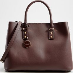 Torebka city bag z brelokiem - Brązowy. Pomarańczowe torebki klasyczne damskie Mohito. W wyprzedaży za 59,99 zł.