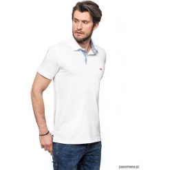 KOSZULKA POLO biała z niebiesko czerwoną kratą. Czerwone koszulki męskie Pakamera, m, bez wzorów, z bawełny, bez rękawów. Za 149,00 zł.