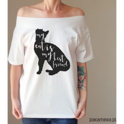 My Cat biały krótki Oversize. Białe bluzki damskie Pakamera, z nadrukiem, bez kołnierzyka. Za 85,00 zł.