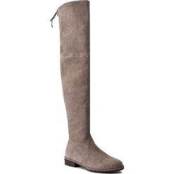 Muszkieterki STUART WEITZMAN - Lowland Topo Suede. Brązowe buty zimowe damskie Stuart Weitzman, z materiału, na obcasie. W wyprzedaży za 1829,00 zł.