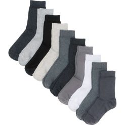 Skarpetki basic (10 par) bonprix odcienie szarego. Szare skarpetki damskie bonprix, bez wzorów. Za 54,99 zł.