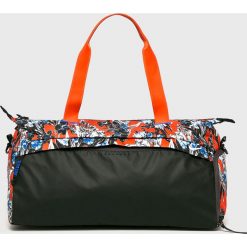 Nike - Torba. Pomarańczowe torebki damskie sportowe Nike, w paski, z poliesteru, sportowe, na ramię, bez dodatków. W wyprzedaży za 149,90 zł.