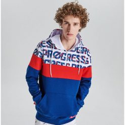 Wzorzysta bluza z kapturem - Granatowy. Niebieskie bluzy męskie Cropp, s, bez wzorów, z kapturem, bez rękawów, z kapturem. Za 129,99 zł.