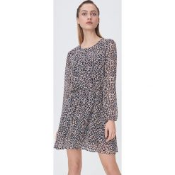 Sukienka w kwiaty - Wielobarwny. Sukienki damskie Sinsay, xl, w kwiaty, bez kołnierzyka, bez rękawów. W wyprzedaży za 47,99 zł.