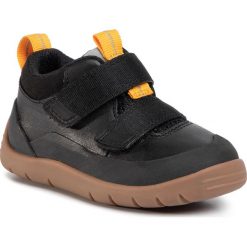 Sneakersy CLARKS - Play Hike T 261439286 Black. Czarne trampki chłopięce Clarks, bez wzorów, ze skóry, na rzepy. W wyprzedaży za 169,00 zł.