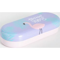 Etui na okulary z flamingiem - Fioletowy. Fioletowe etui damskie Sinsay. W wyprzedaży za 5,99 zł.