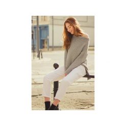 Swetry klasyczne damskie: sweter WZLOT