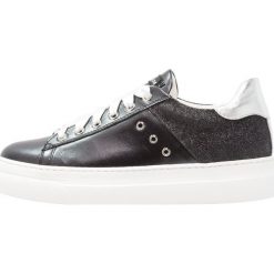 Trampki damskie slip on: Noclaim ZEN Tenisówki i Trampki glitter nero