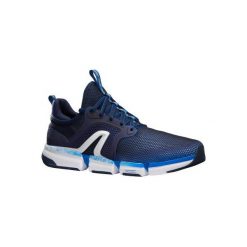 Buty męskie do szybkiego marszu PW 590 Xtense w kolorze granatowym. Niebieskie buty sportowe męskie marki NEWFEEL, z poliesteru, bez zapięcia, trekkingowe. Za 199,99 zł.